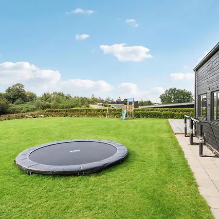 Lovely In With Wifi Holiday home